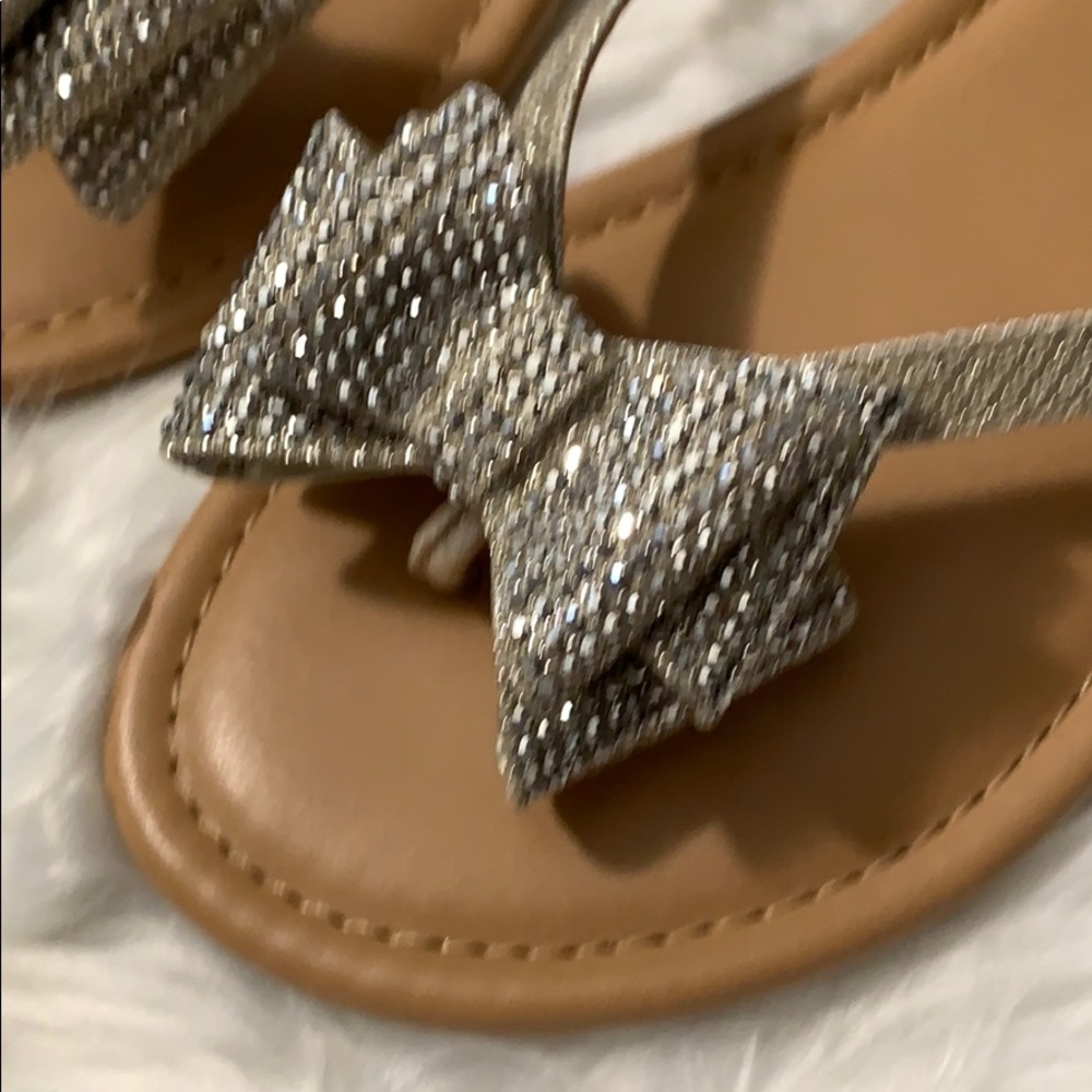 NWT INC Sandals